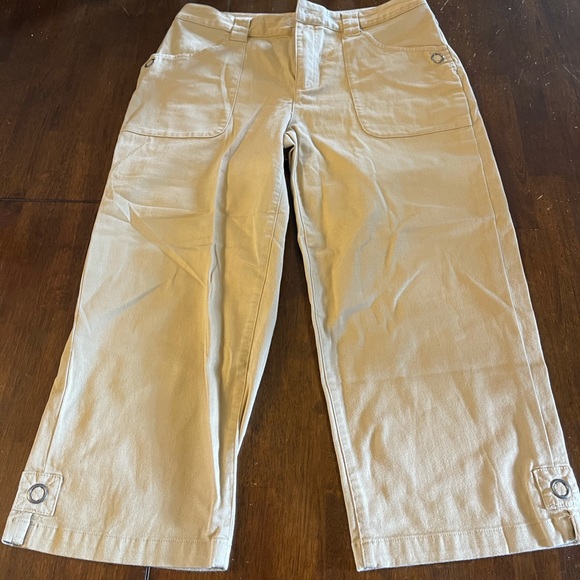 Gander Mountain Women Cropped Pants 12 Capri EUC - Picture 1 of 6